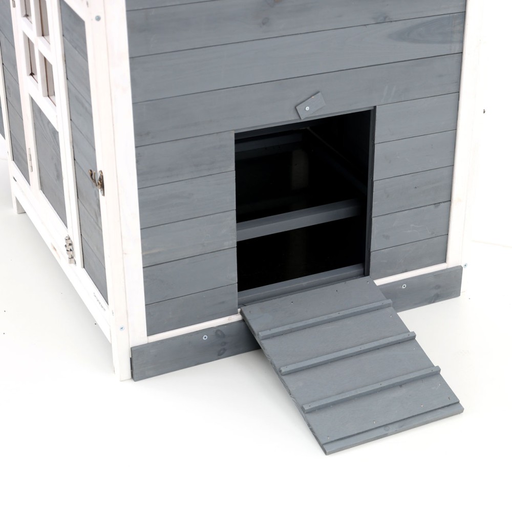 (obrázek pro) Venkovní výběh pro slepice s kurníkem