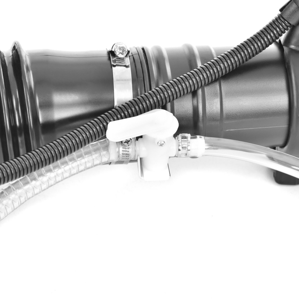 (obrázek pro) HECHT 443 - motorový rosič